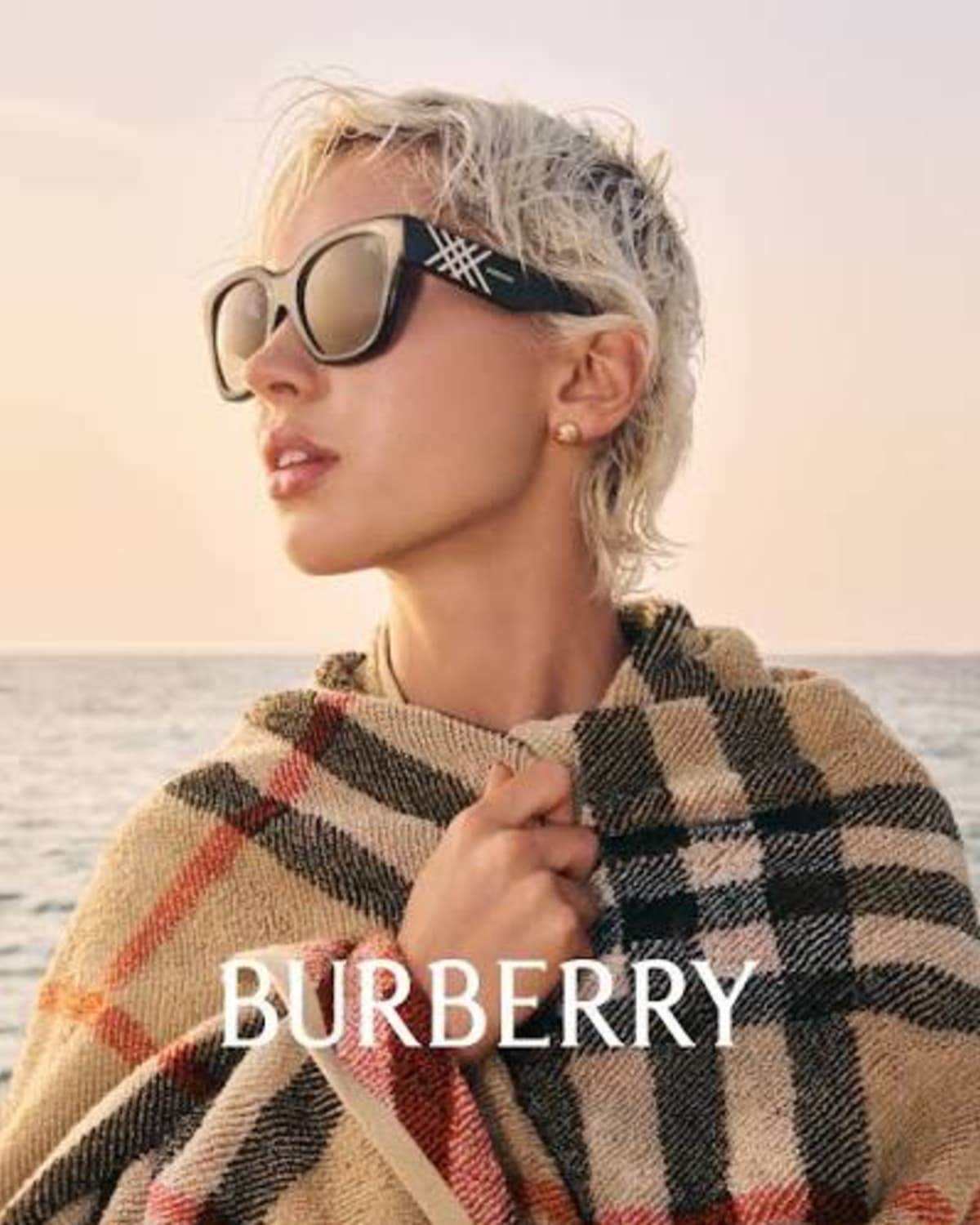 Burberry sunglasses campaign photo Burberry sunglasses campaign photo