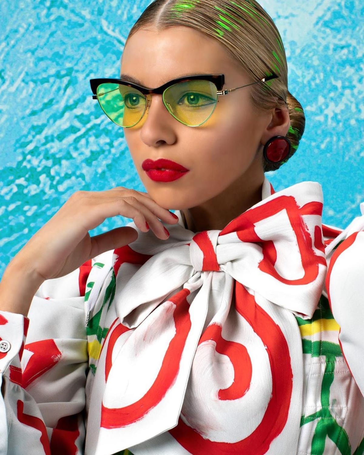 Moschino sunglasses campaign photo Moschino sunglasses campaign photo